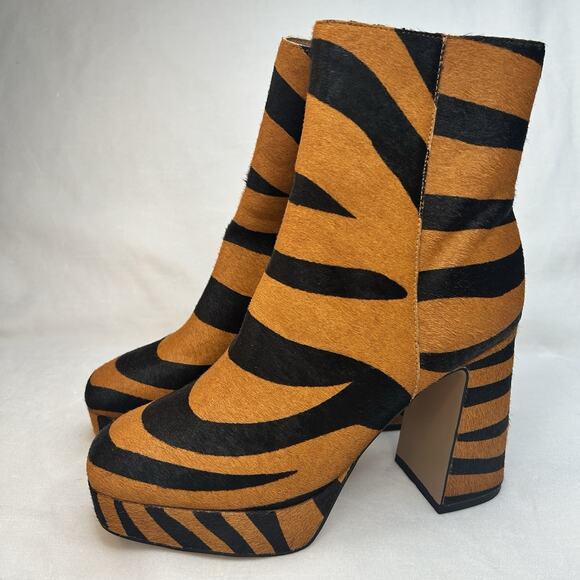 Steve Madden Shoes - Steve Madden Amax Tiger Inside Grande Platform Cow Hair boots 7.5 M NWOB